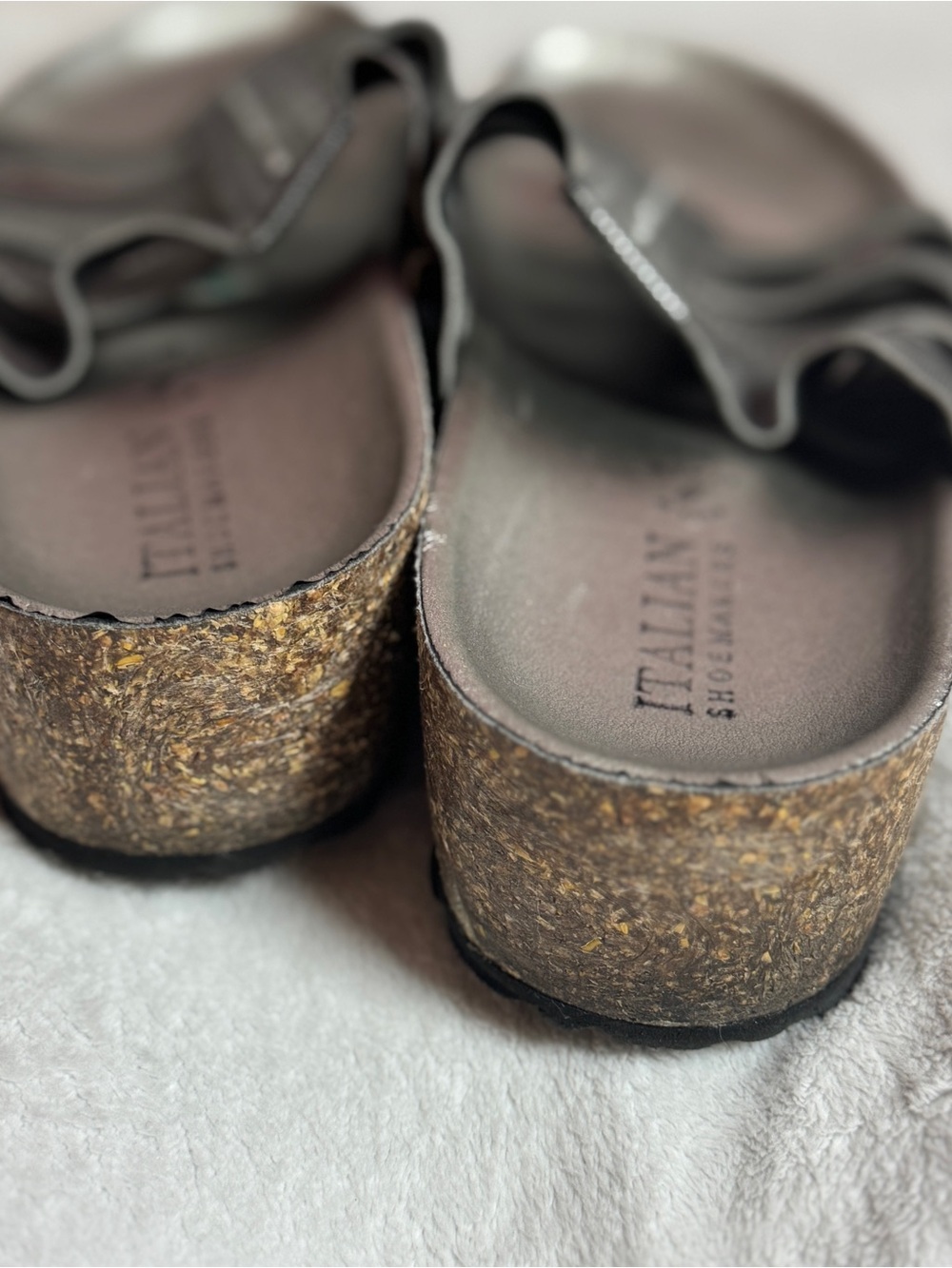 Italian Shoemakers Silver Slip On Sandals with Bling Womens Sz 9.5 Made In Italy - Picture 3 of 7
